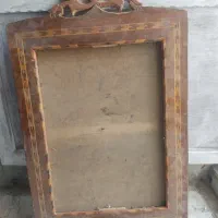 قاب آیینه (چوب قدیمی)بنوعی منبت‌کاری شده