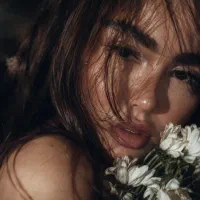 مدل خانوم اماده همکاری برای عکاسی و تبلیغات