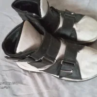 کفش ساق بلند