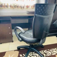 میز و صندلی کامپیوتر تمیز