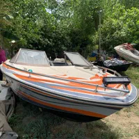 قایق فرمونی با موتور ۲۰۰ در بندر انزلی