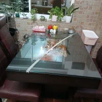 لوستر و میز ناهارخوری و ۴تا صندلی