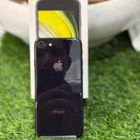 iphone se 2020 128 ios 26 با se