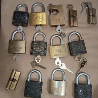 قفل کتابی و آویز