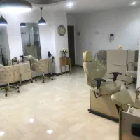اجاره صندلی به اصلاح ‌ابرو وکس کار