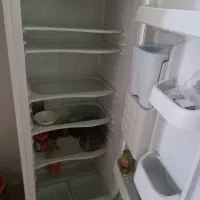 یخچال سالم وتمیز در حال کار کردن