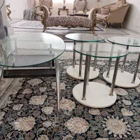میز جلو مبلی همراه با گل میز