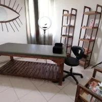 فروش فوری تخت چوبی ماساژ و سالن زیبایی و پاف