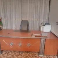 میز مدیریت تمیز به همراه میز کامپیوتر و دراور