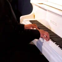 با من خواننده شو خیلی ساده و حرفه ای