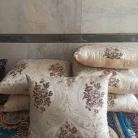 بالش پشتی، 6عدد سالم  تمیز و میز تلویزیون