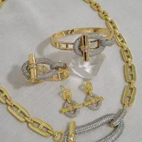 بدلیجات کپی شده ازویترین طلافروشی