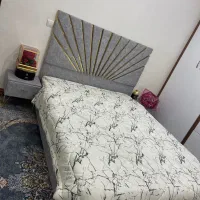 تخت دو نفره میز آرایش و ایینه و پاتختی|تخت و سرویس خواب|دورود, |دیوار