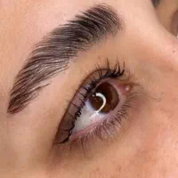 نیازمند مدل لیفت ابرو و لیفت مژه