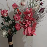 دوتا گل مصنوعی با گلدان ،معاوضه با گل طبیعی