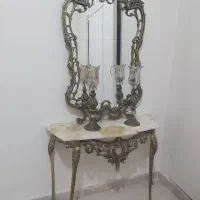 لوستر وآینه ومیز کنسول