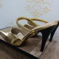 اشیای عتتیق|کلکسیون اشیاء عتیقه|فولادشهر, A2|دیوار