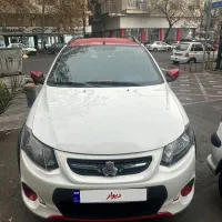 کوییک ار پارس خودرویی سفیدسقف قرمز