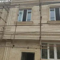 کارگر سنگ کاری و کاشی کاری