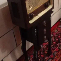 رادیو المانی|کلکسیون اشیاء عتیقه|بروجرد, |دیوار