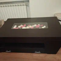 میز چوبی وسط مبل کاملا نو دارای قابلیت بزرگ شدن