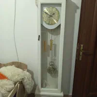 ساعت ایستاده سفید