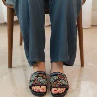 انواع تل و صندل و کیف و کفش پته دوزی و بلوچ دوزی