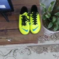 کفش ورزشی چمن|کیف، کفش، کمربند|نیشابور, فردوسی جنوبی|دیوار