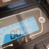 پیشرو ۲۰۰ / ۱۰۰۰ تا کار / خشک ۱۴۰۴/ بالانسر دار|موتورسیکلت|مشهد, زمرد|دیوار
