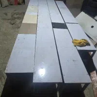 نیمکت  با پایه و بدنه فلزی