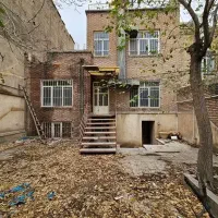 کلنگی-با-تراکم-5سقف-نزدیک-به-حاشیه-اصلی-اکبری