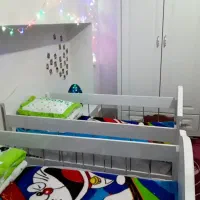 دو عدد تخت متحرک نوزادی تا ۴سال