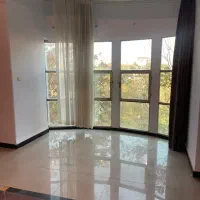 واحد۱۳۰ متری دو خواب نورگیر عالیی املاک اشیانه