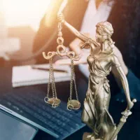 وکیل پایه یک بندرعباس- پذیرش دعاوی طلاق-ملکی-کیفری