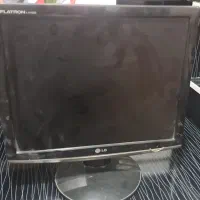 صندلی و مانیتور