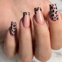آموزش و کاشت ناخن تضمینی