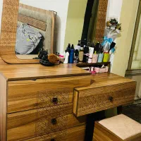 تخت و پاتختی ومیزارایش وصندلی