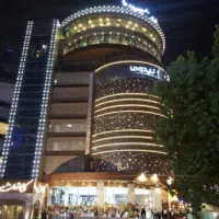 فروشنده خانوم