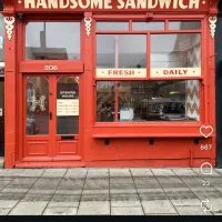 صندوقدار خانم و باریستا خانم