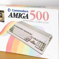 کامپیوتر کلاسیک و کلکسیونی Commodore Amiga 500