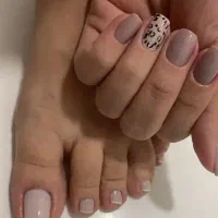 کاشت ناخن فقط 220با لاکژ ل به مناسبت روز مادر ل