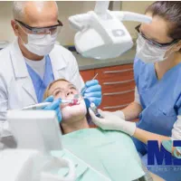 دستیار دندانپزشک