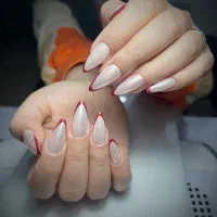 خدمات تخصصی ناخن و مژه