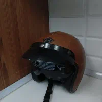 کلاه کاسکت چرمی مدل وسپایی در حد نو