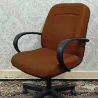 صندلی اداری چرخ‌دار جک‌دار قهوه‌ای سالم