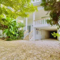 ویلاقدیمی نیم پیلوت نماسفیدسه کنتور تاپ لوکیشن