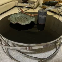 سه تیکه میز و سط و جلو مبلی استیل و شیشه در حد نو