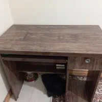 فروش یک عدد میز کامپیوتر صفر به علت کم بود جا