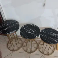 کنار مبلی عسلی