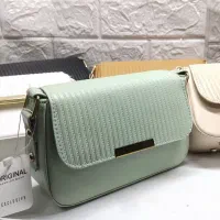 لباس و کیف|لباس|اهر, |دیوار